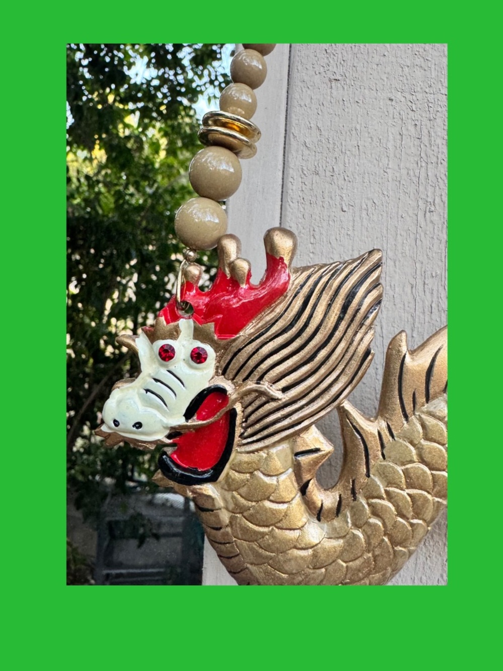 🐉 Bold Gold Tone Dragon Statement Necklace Beaded Red Rhinestone Eyes - Picture 4 of 10